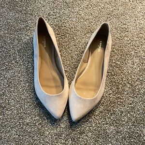 Nude Pointy Flats